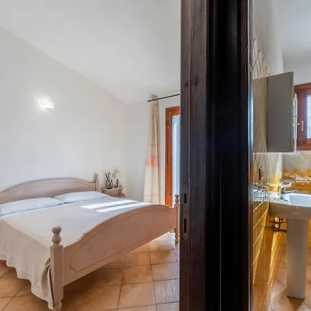 Cozy In Beautiful Sardinia Apartament Badesi